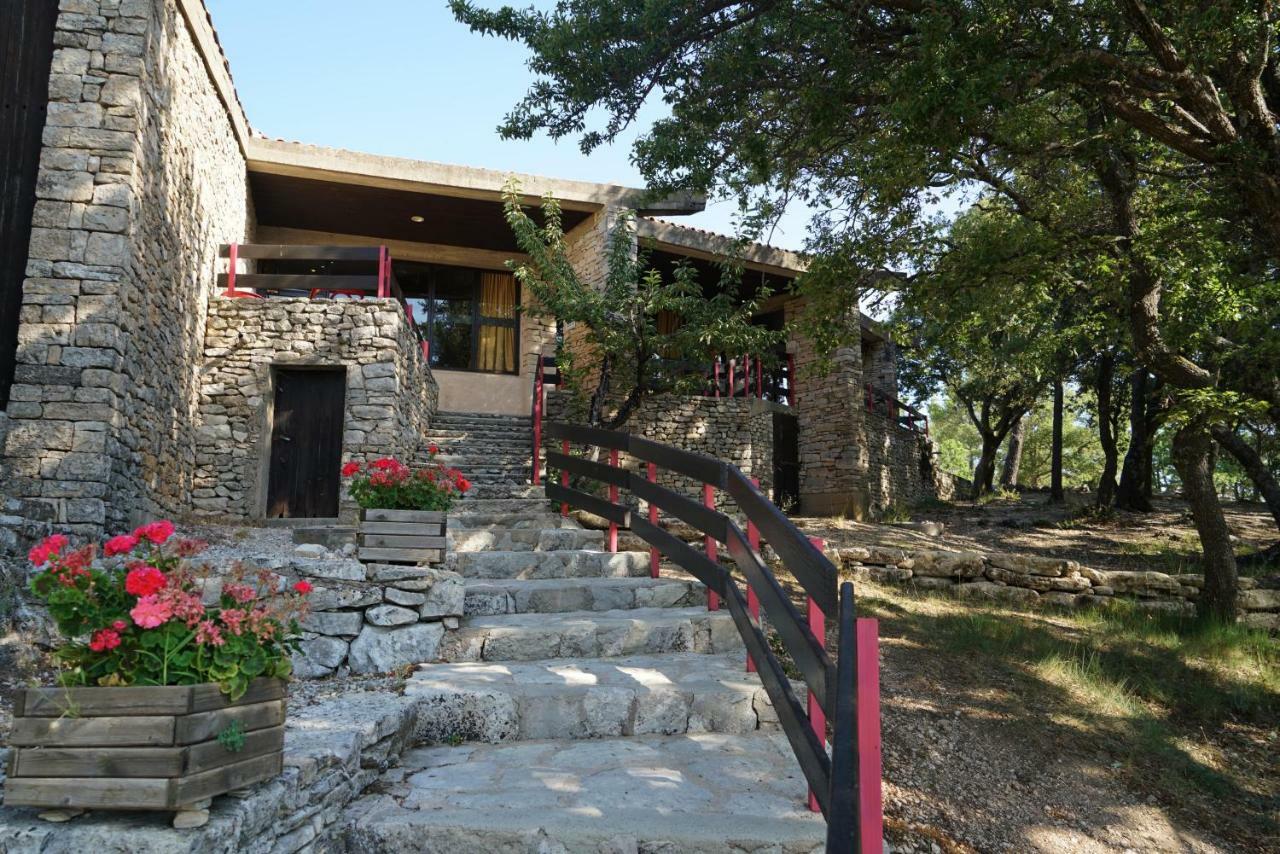Vvf Luberon Provence Hotell Murs  Exteriör bild